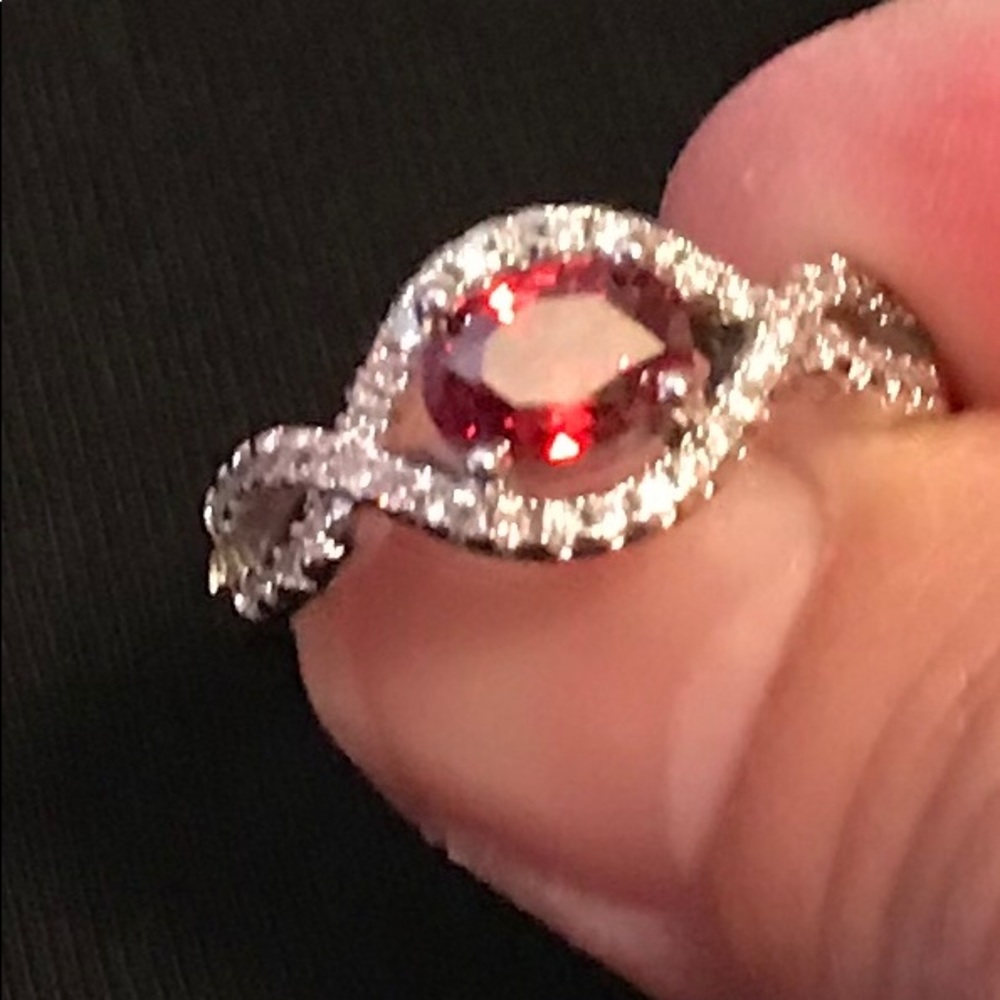 Red stone ring💍🌸 - Picture 3 of 3